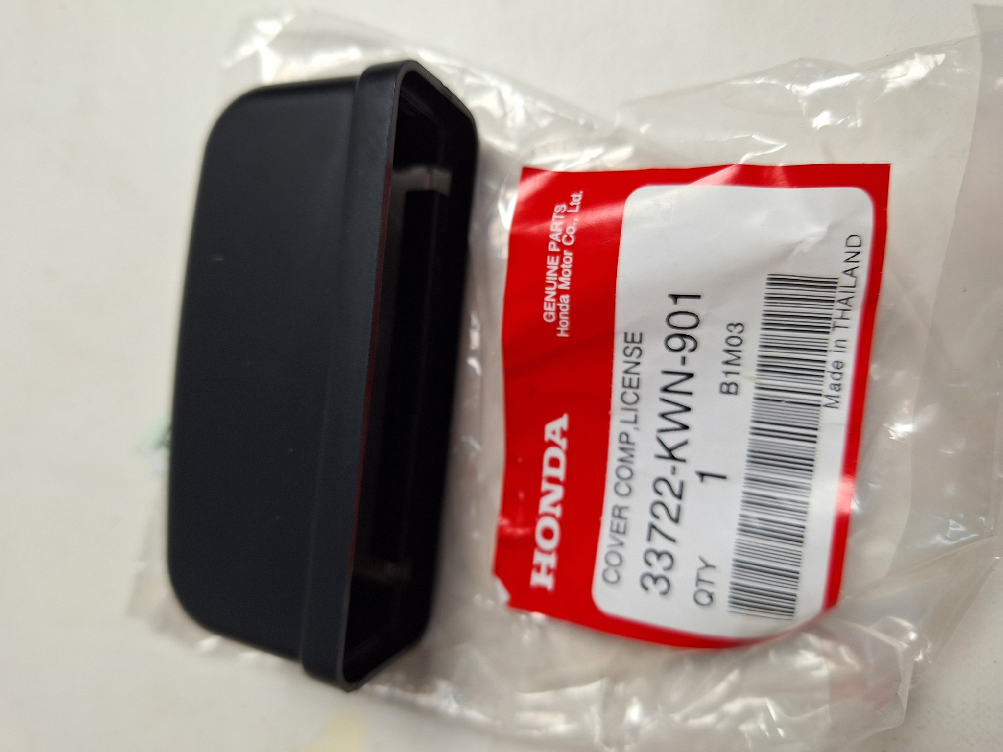 Picture of COVER COMP,LICENS  33722-KWN-901  